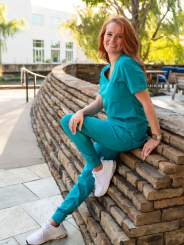 Women's Fitted Jogger Scrub Pant